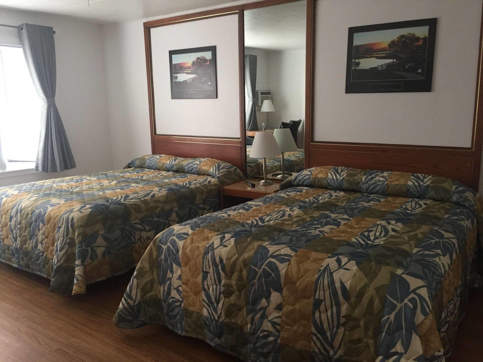 New Rockland Motel Bobcaygeon Exteriör bild