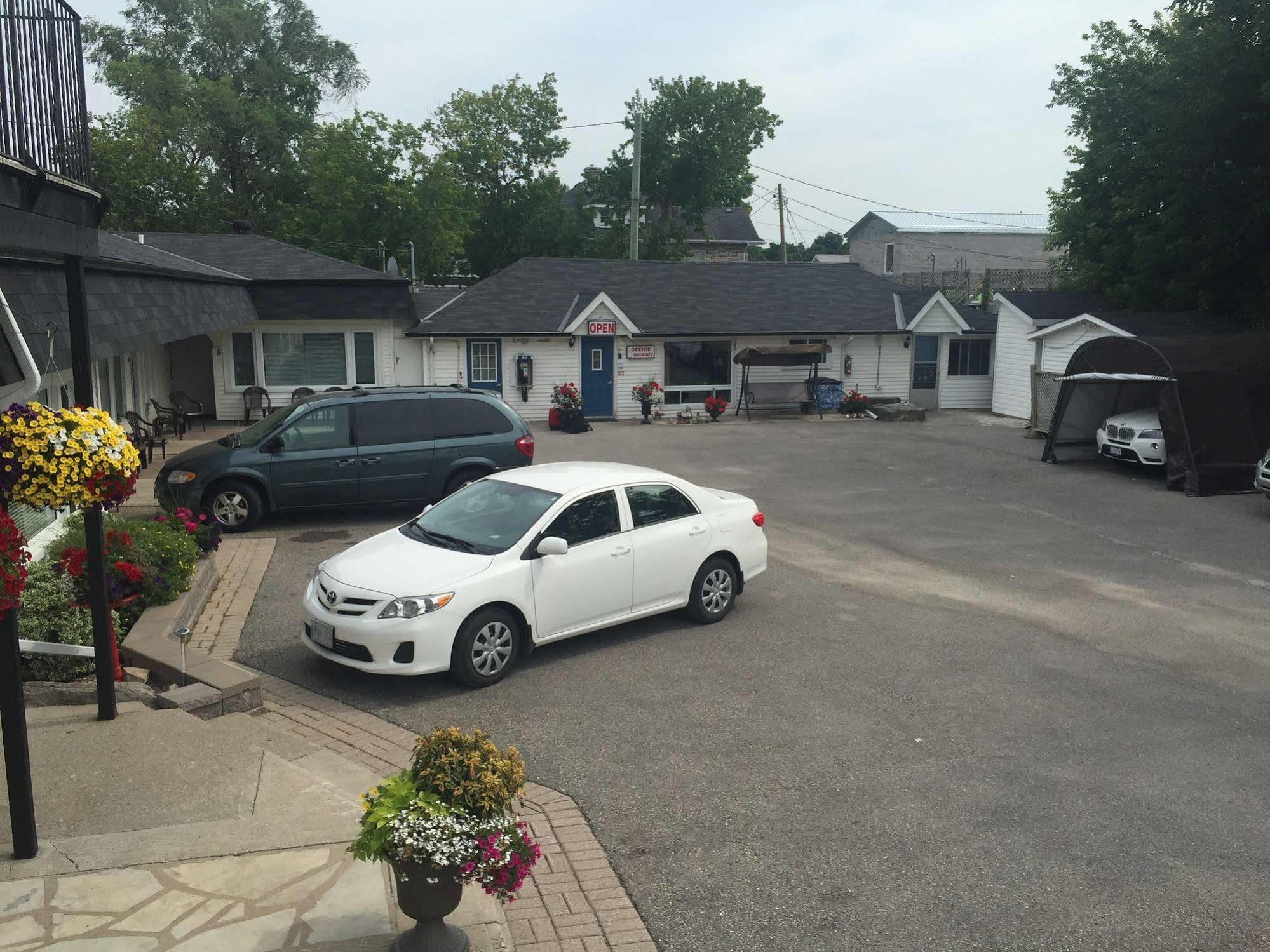 New Rockland Motel Bobcaygeon Exteriör bild
